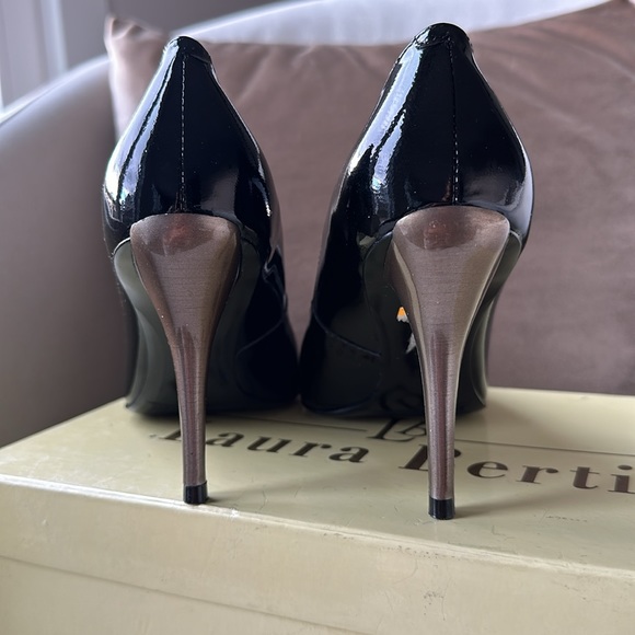 Gorgeous pumps - Picture 3 of 5
